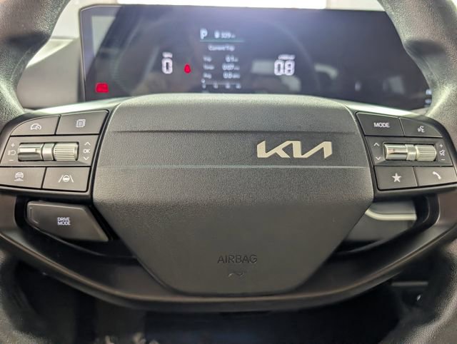 Used 2025 Kia K4 LXS image 22