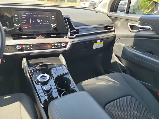 Certified 2025 Kia Sportage LX FWD image 11