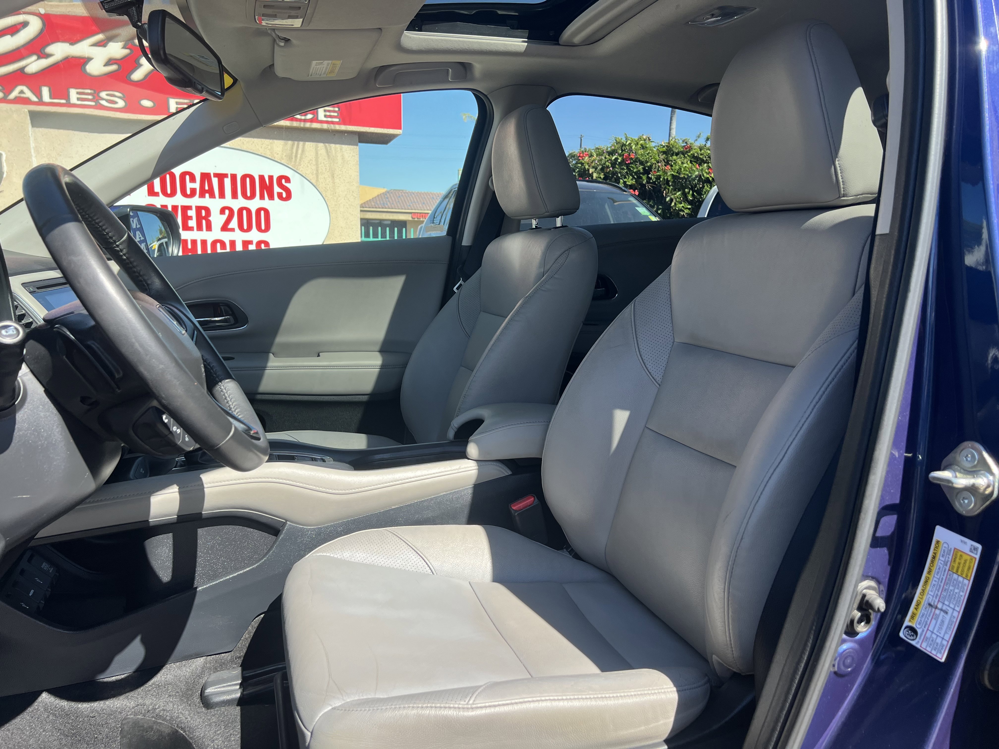 Used 2017 Honda HR-V EX-L image 11