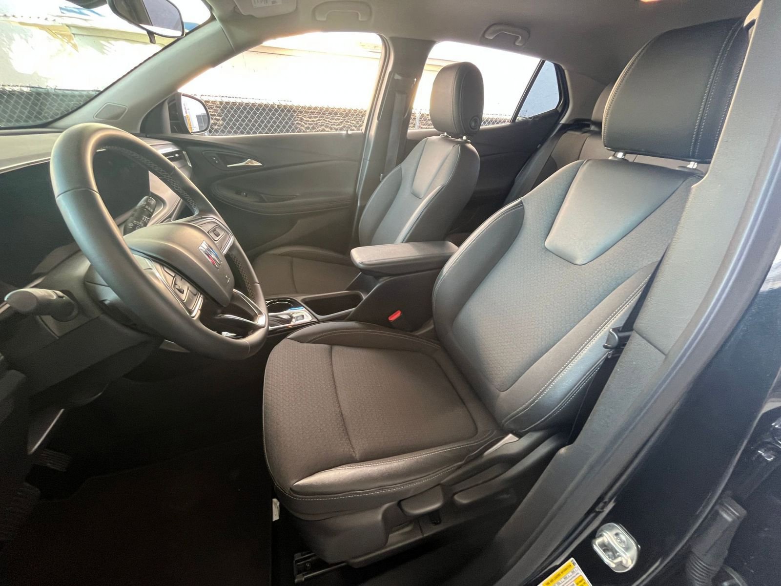 Used 2025 Buick Encore GX Preferred image 27