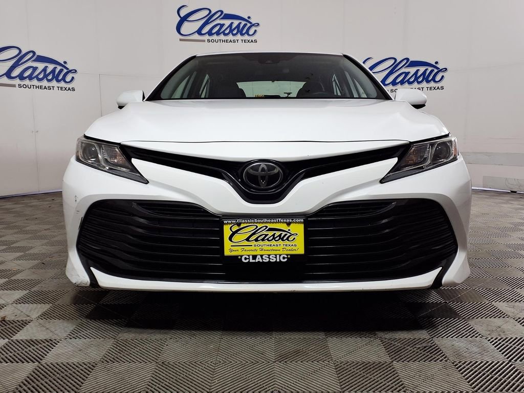 Used 2019 Toyota Camry LE FWD image 3