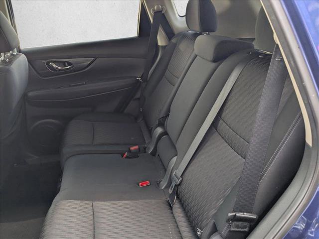 Used 2018 Nissan Rogue SV image 17