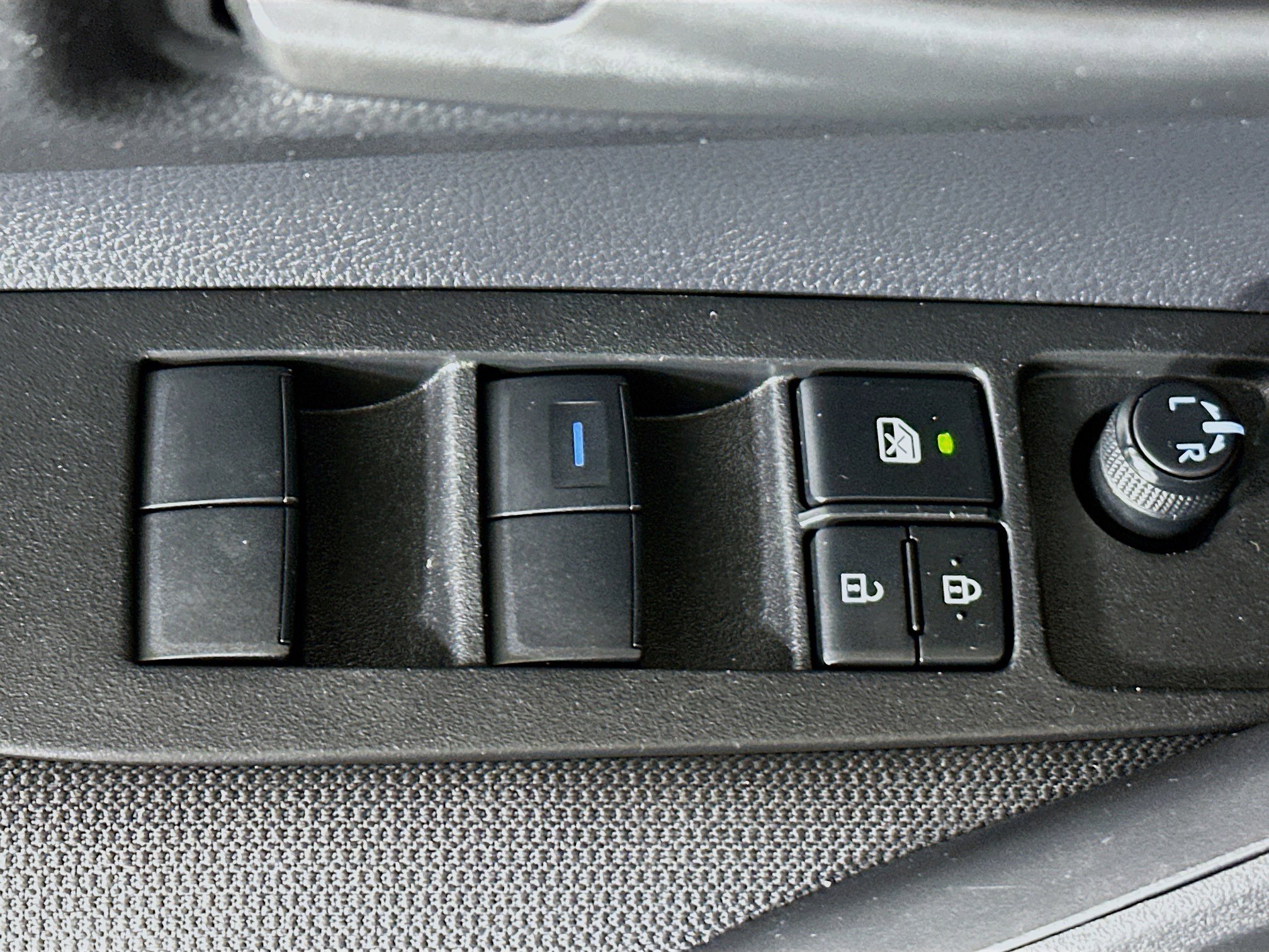 Used 2022 Toyota Corolla LE image 14