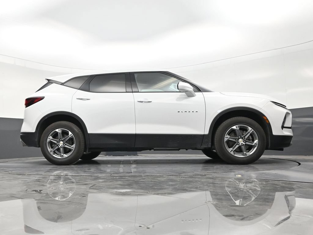 Used 2024 Chevrolet Blazer LT FWD image 25