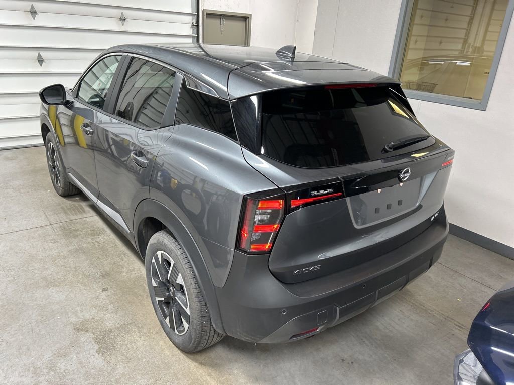 Used 2025 Nissan Kicks SV image 5