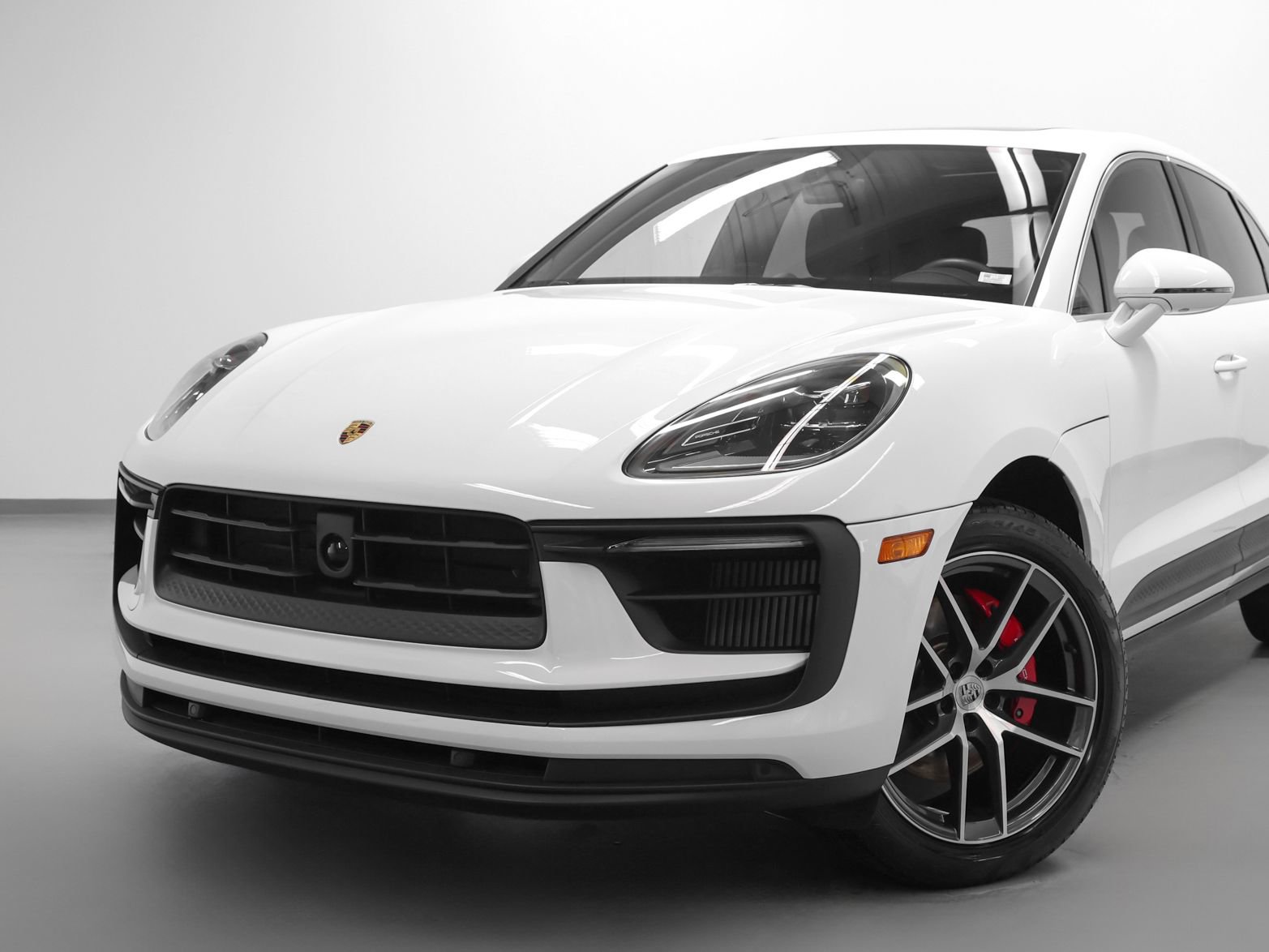 Certified 2025 Porsche Macan S image 7