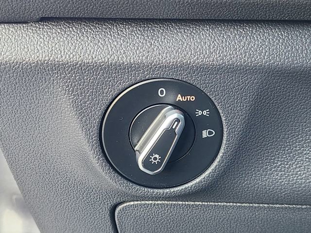 Used 2024 Volkswagen Jetta SE image 20