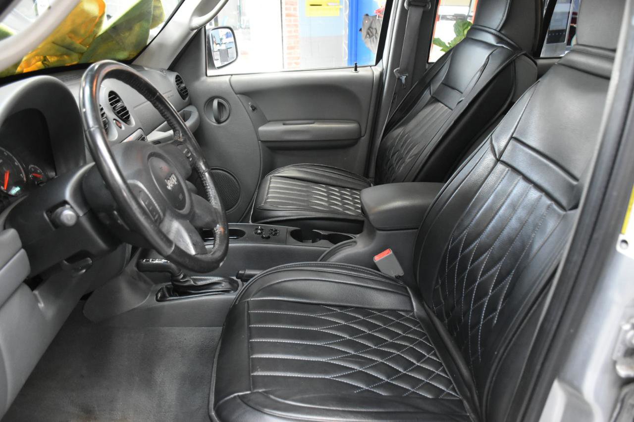 Used 2006 Jeep Liberty Sport AWD/4WD image 26
