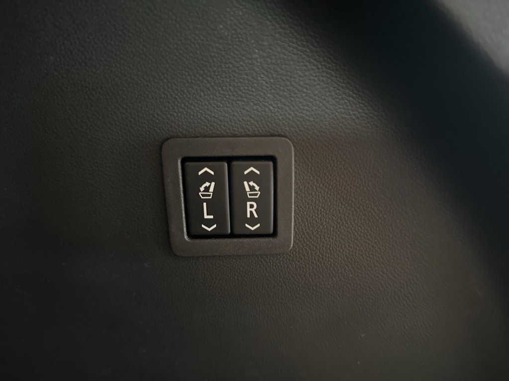 Used 2019 Buick Enclave Avenir w/ Avenir Technology Package image 10