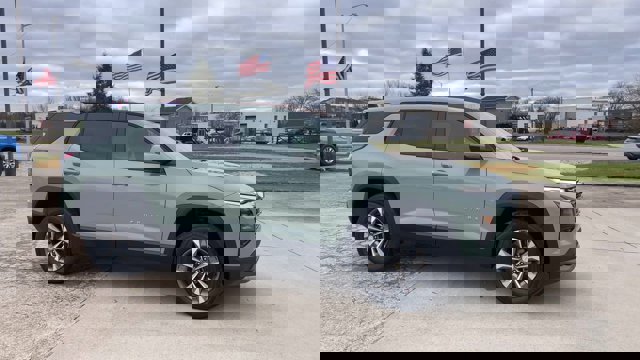 New 2026 Chevrolet Equinox LT w/ Safety and Technology Package image 2