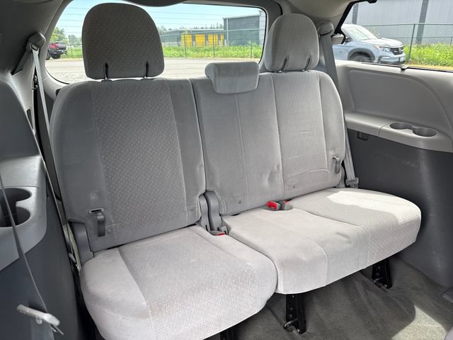 Used 2015 Toyota Sienna LE FWD image 14