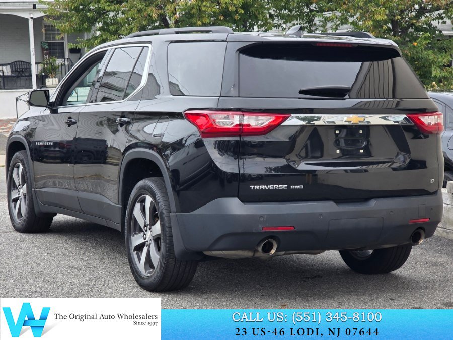 Used 2019 Chevrolet Traverse LT w/ LT Premium Package AWD/4WD image 4