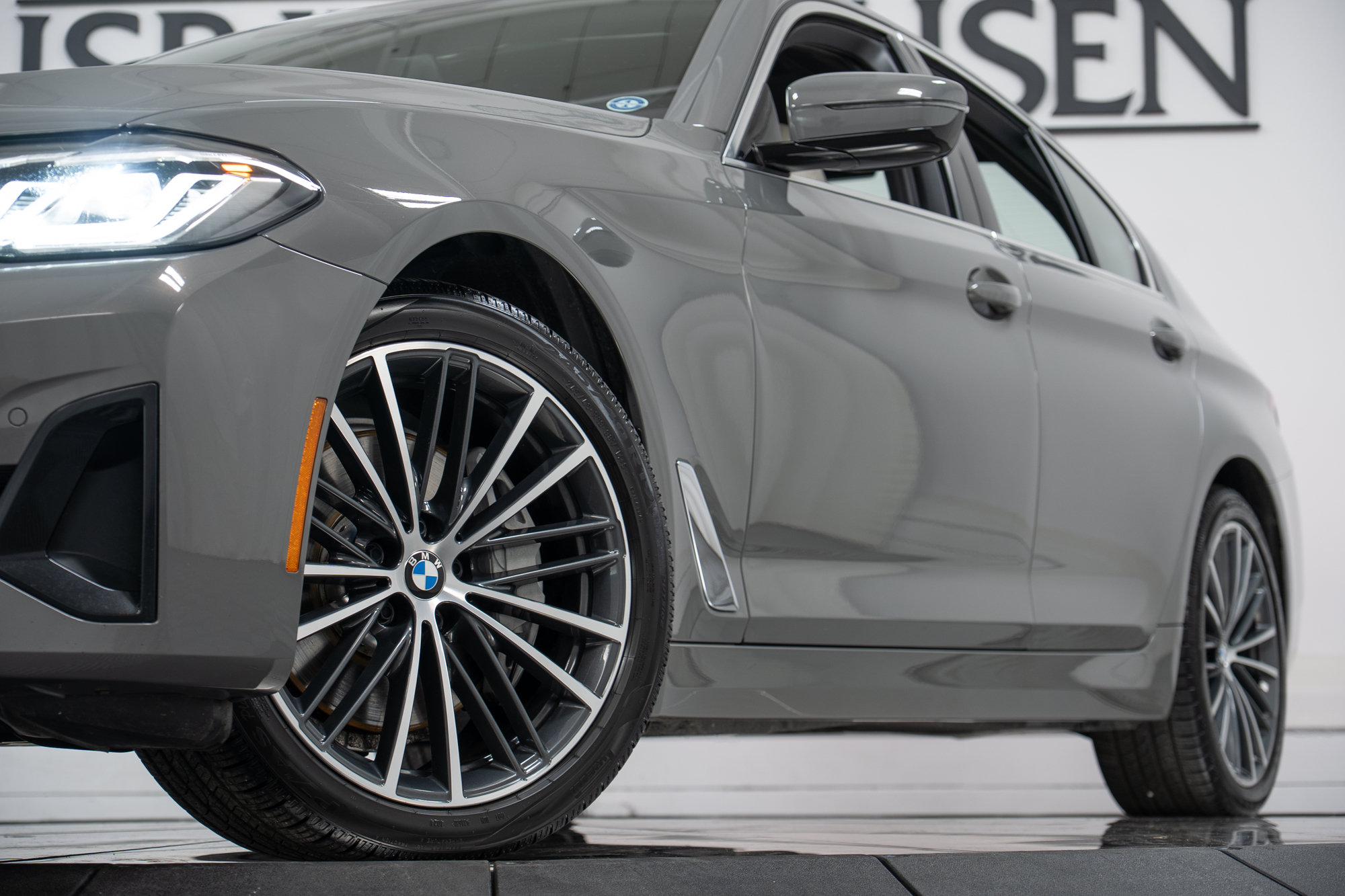 Used 2022 BMW 540i xDrive w/ Premium Package AWD/4WD image 27