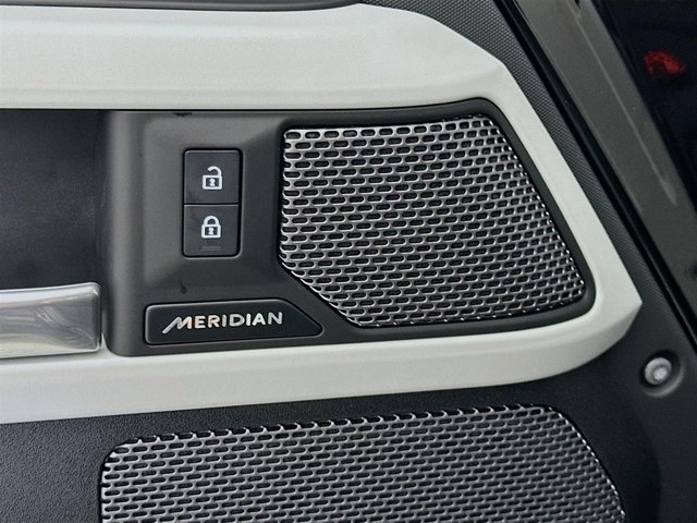Used 2024 Land Rover Defender 110 S image 21