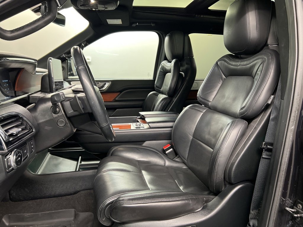 Used 2020 Lincoln Navigator Reserve w/ Luxury Package image 30