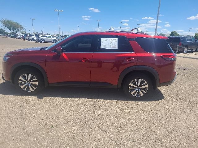 Used 2025 Nissan Pathfinder SL FWD image 9