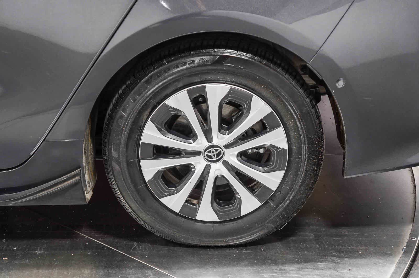 Used 2022 Toyota Prius Prime Limited FWD image 10