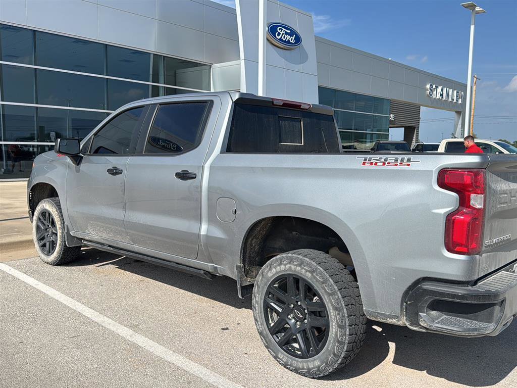 Used 2024 Chevrolet Silverado 1500 LT Trail Boss w/ Convenience Package II AWD/4WD image 6