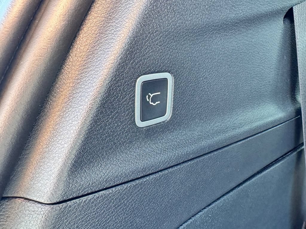 New 2026 Chrysler Pacifica Select FWD image 15