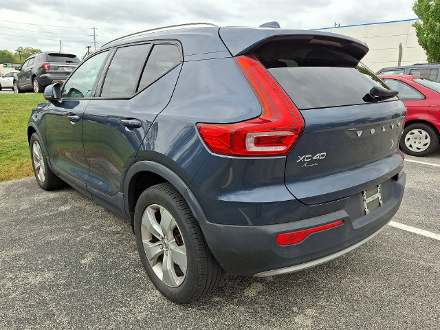 Used 2022 Volvo XC40 T5 Momentum w/ Premium Package AWD/4WD image 4