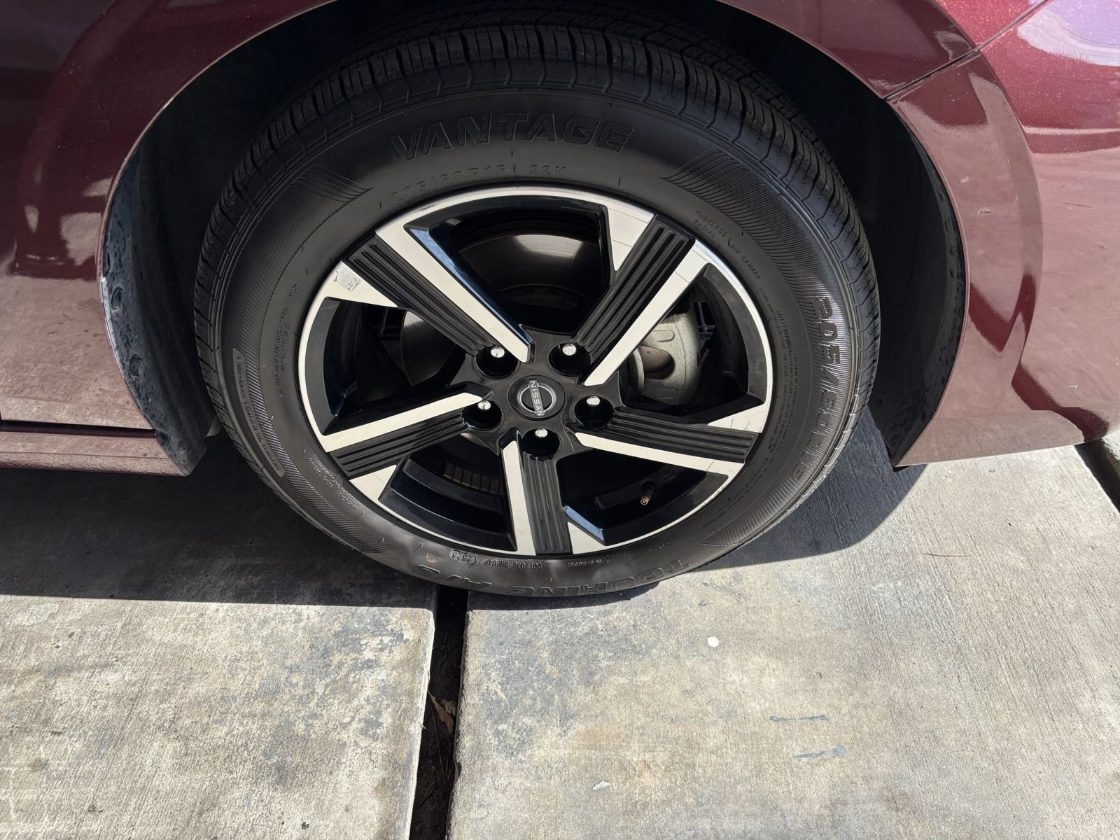 Used 2025 Nissan Sentra SV FWD image 27