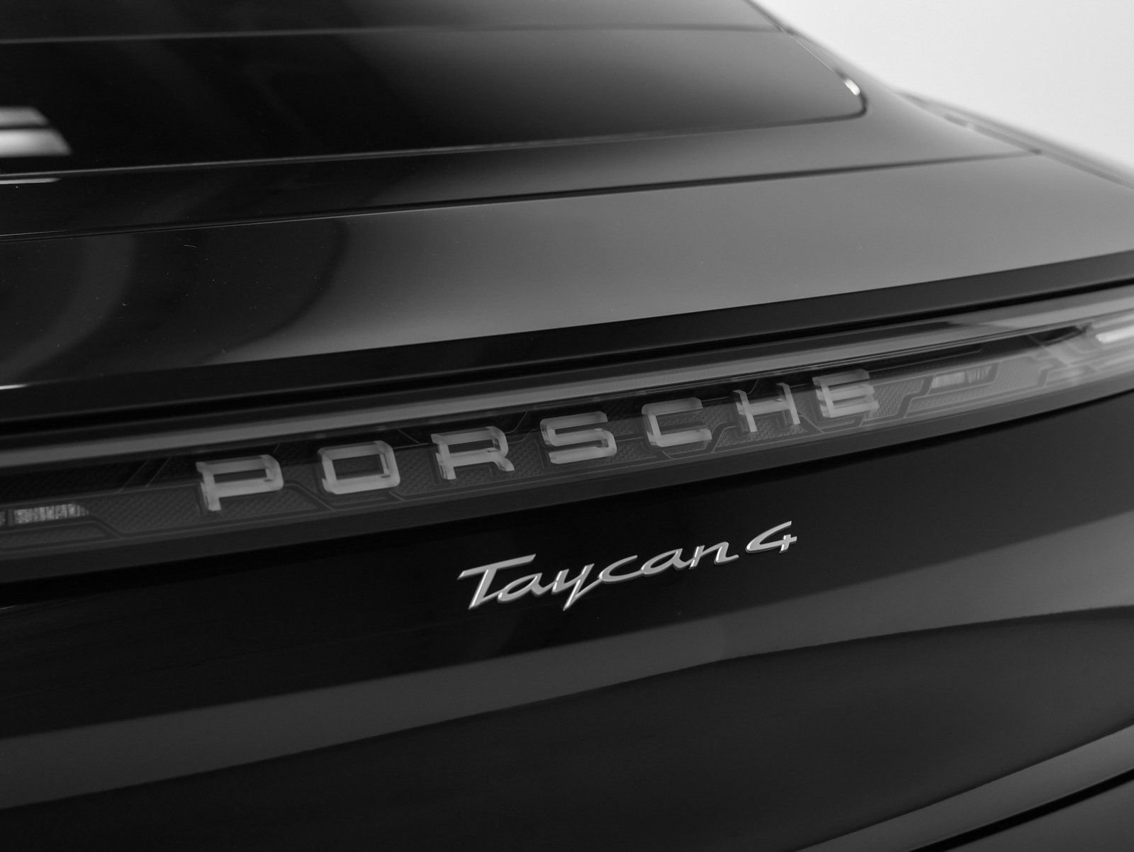 New 2025 Porsche Taycan image 21