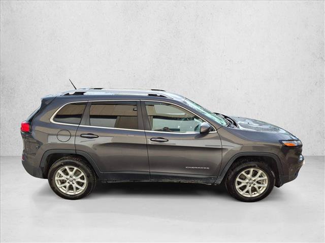 Used 2015 Jeep Cherokee Latitude w/ Comfort/Convenience Group AWD/4WD image 28