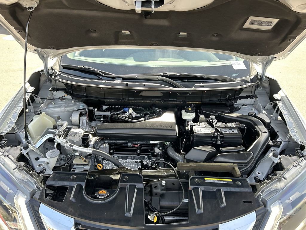 Used 2020 Nissan Rogue SV FWD image 29