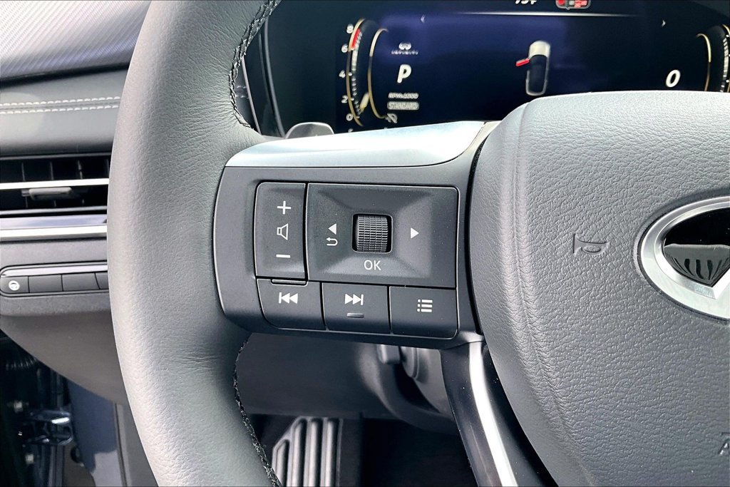 Certified 2026 INFINITI QX60 Luxe w/ Family Package FWD image 22