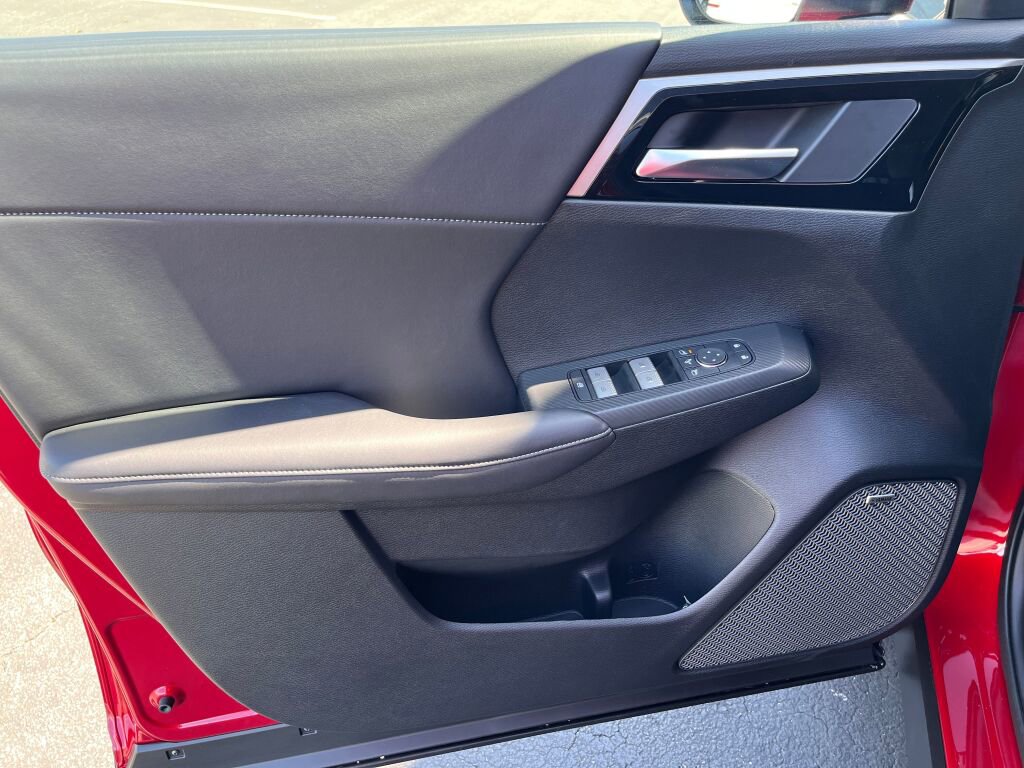 New 2025 Mitsubishi Outlander SE image 11