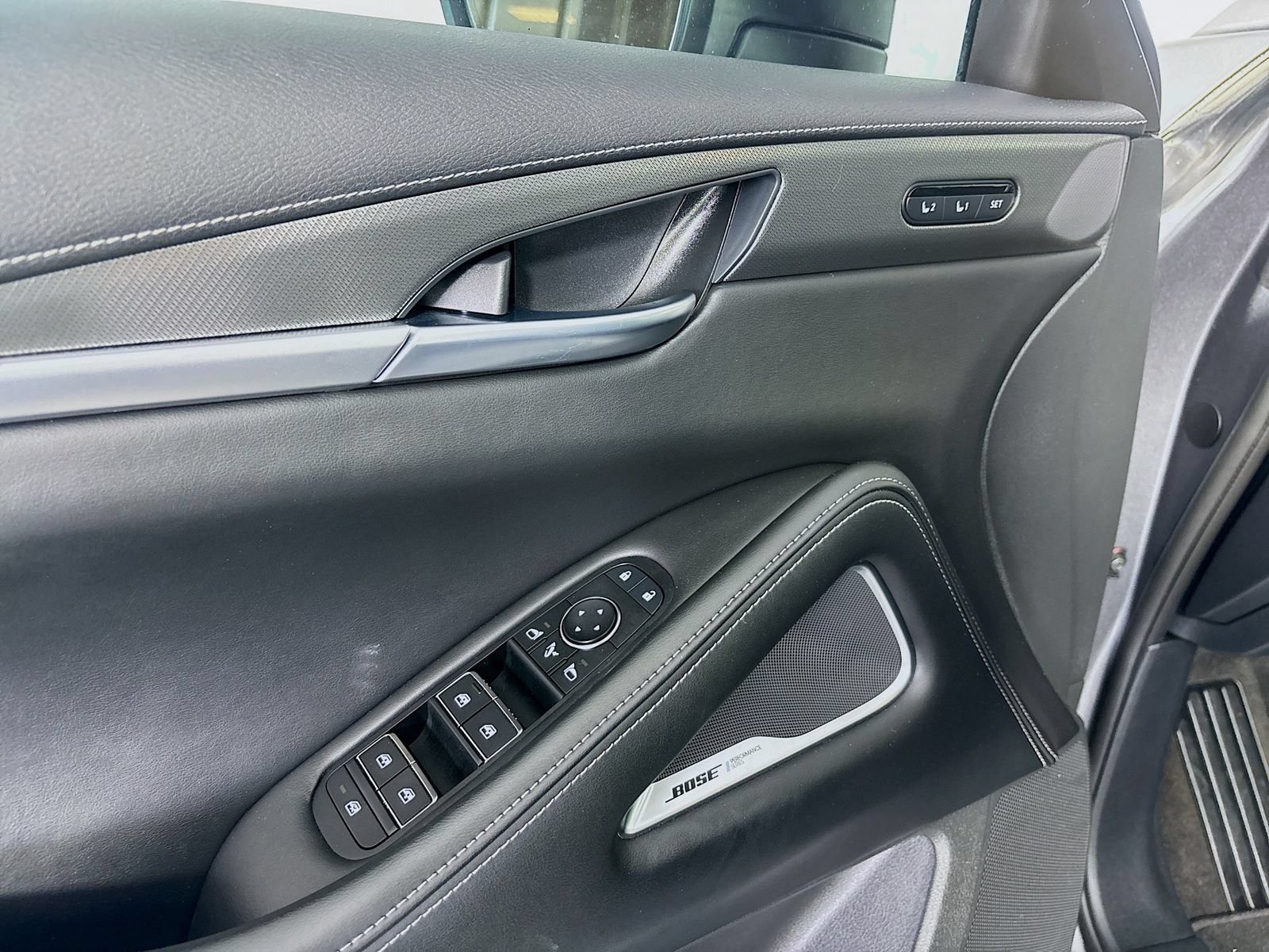 Used 2023 INFINITI QX60 Luxe w/ Performance Audio Package FWD image 18