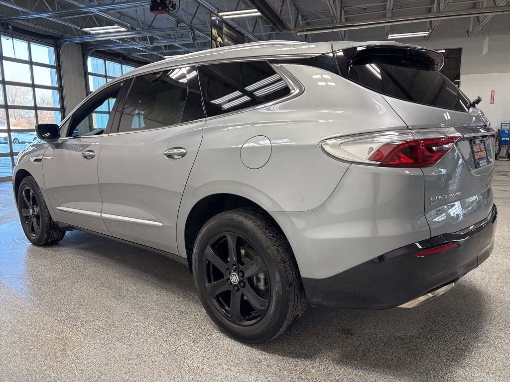 Used 2023 Buick Enclave Essence w/ Sport Touring Edition image 5