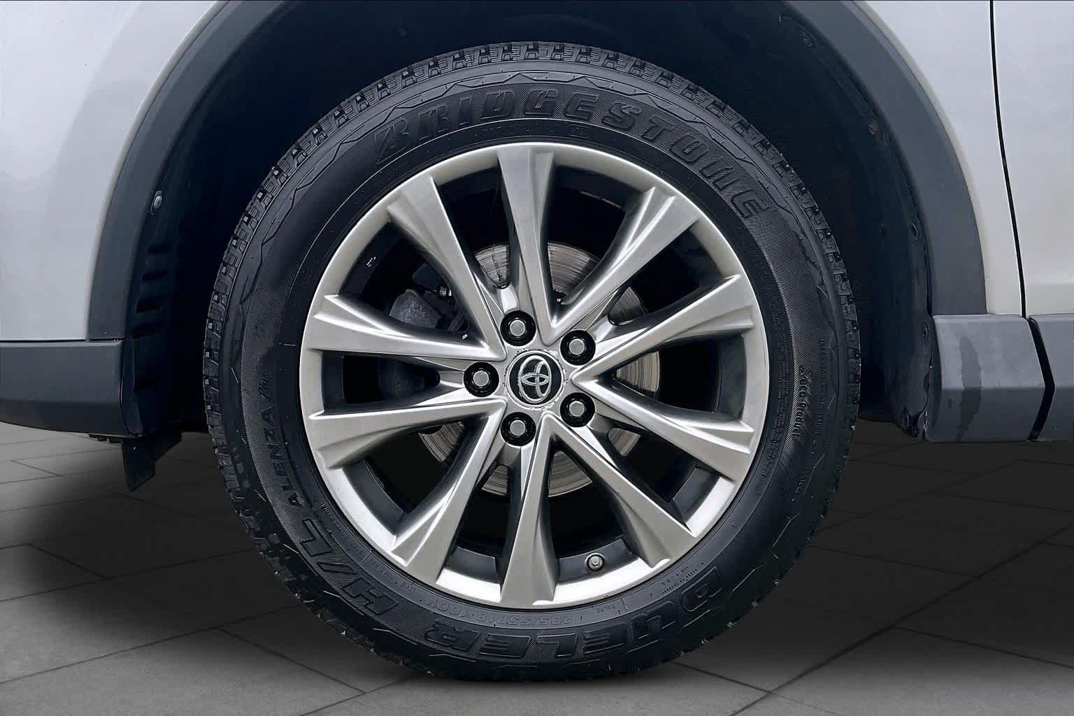 Used 2016 Toyota RAV4 Limited AWD/4WD image 19