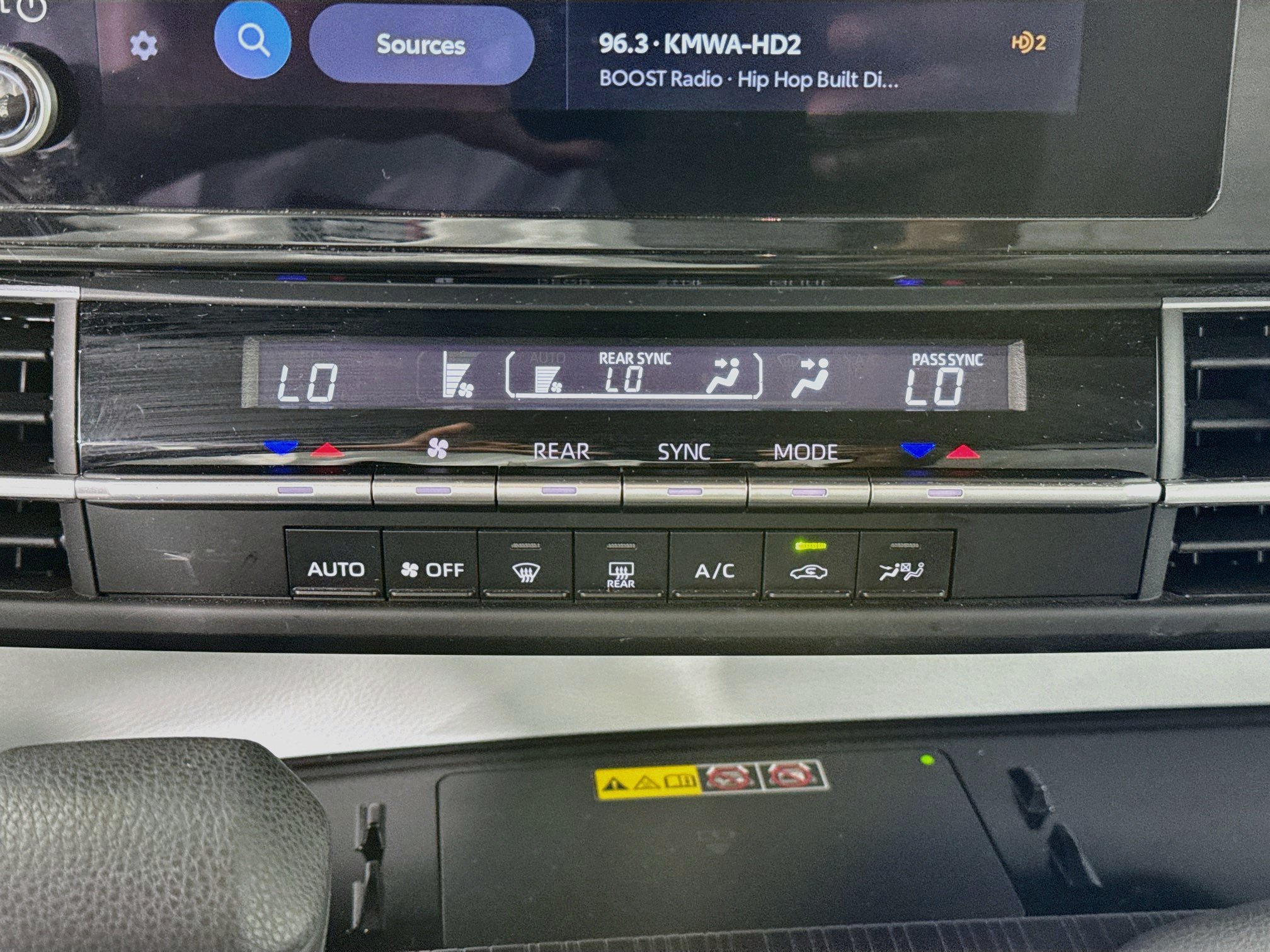 Certified 2025 Toyota Sienna LE FWD image 15