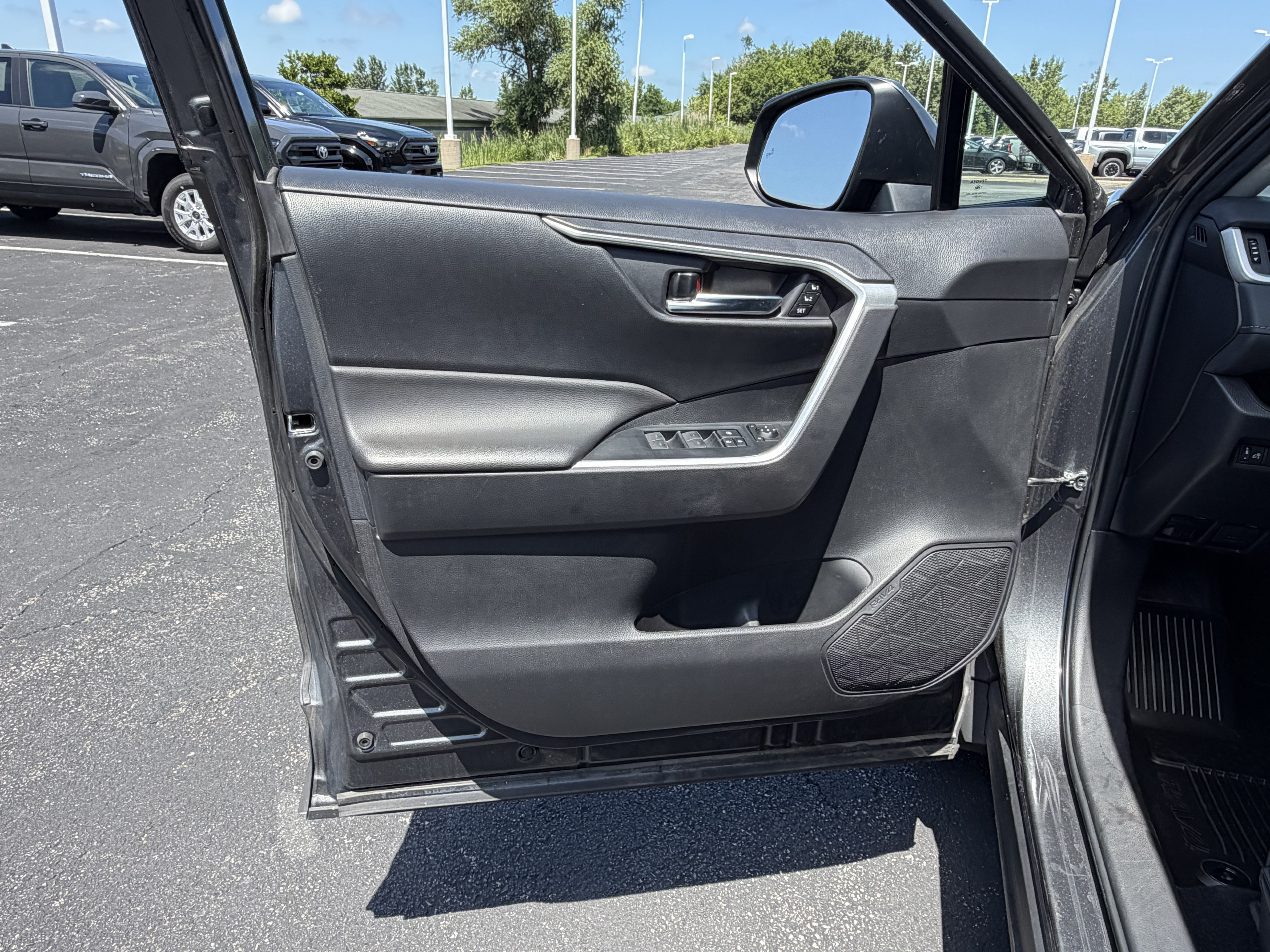 Used 2023 Toyota RAV4 XLE Premium AWD/4WD image 26