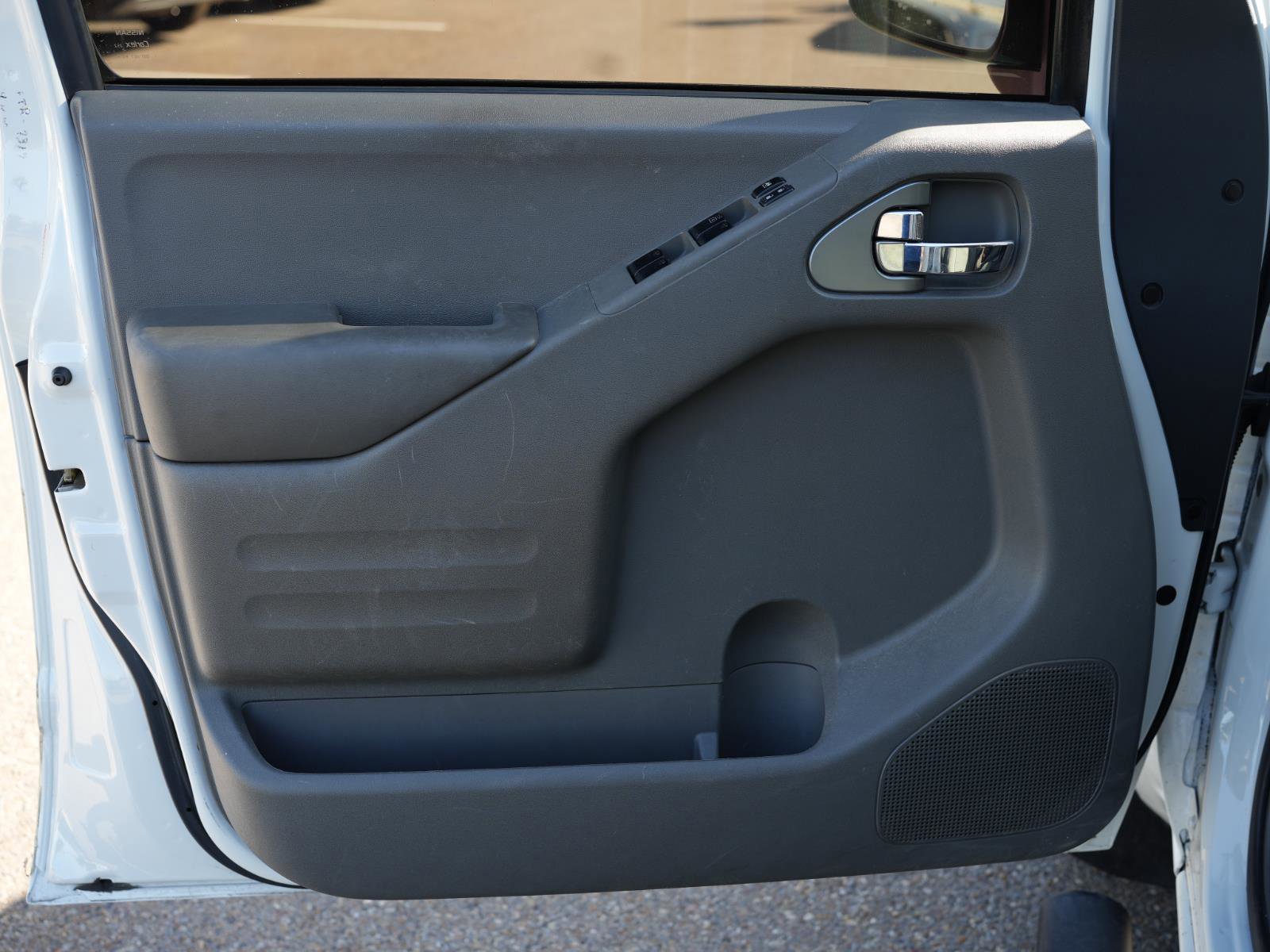 Used 2021 Nissan Frontier SV w/ Midnight Edition Floor Mats image 12