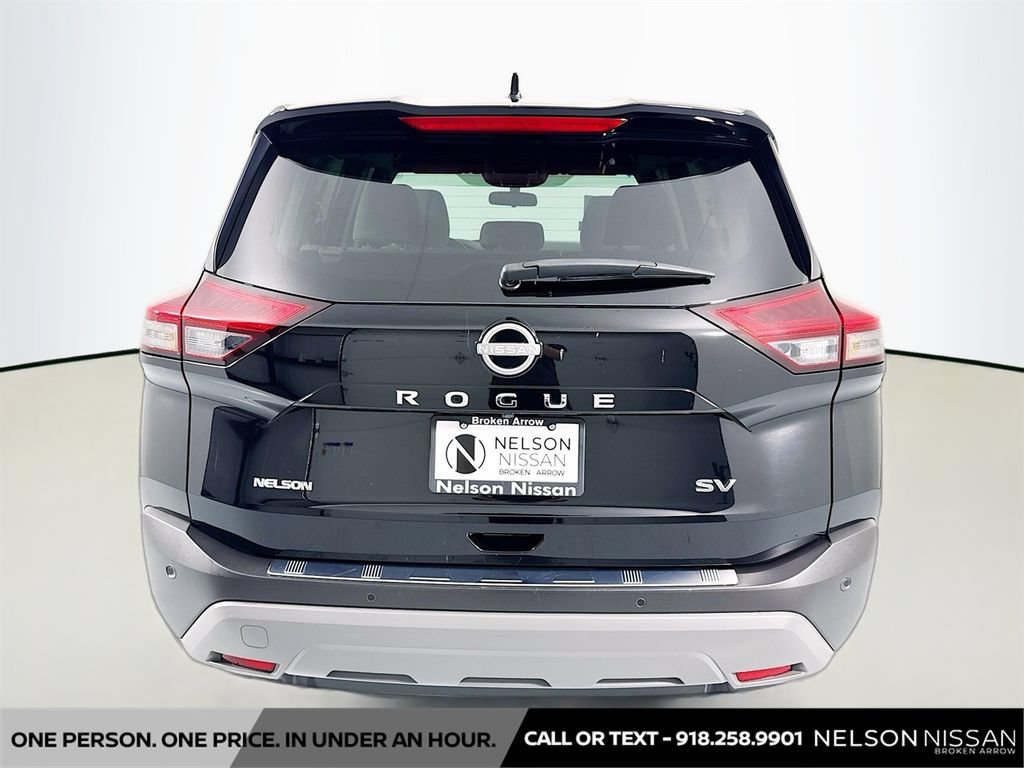 Certified 2023 Nissan Rogue SV FWD image 6