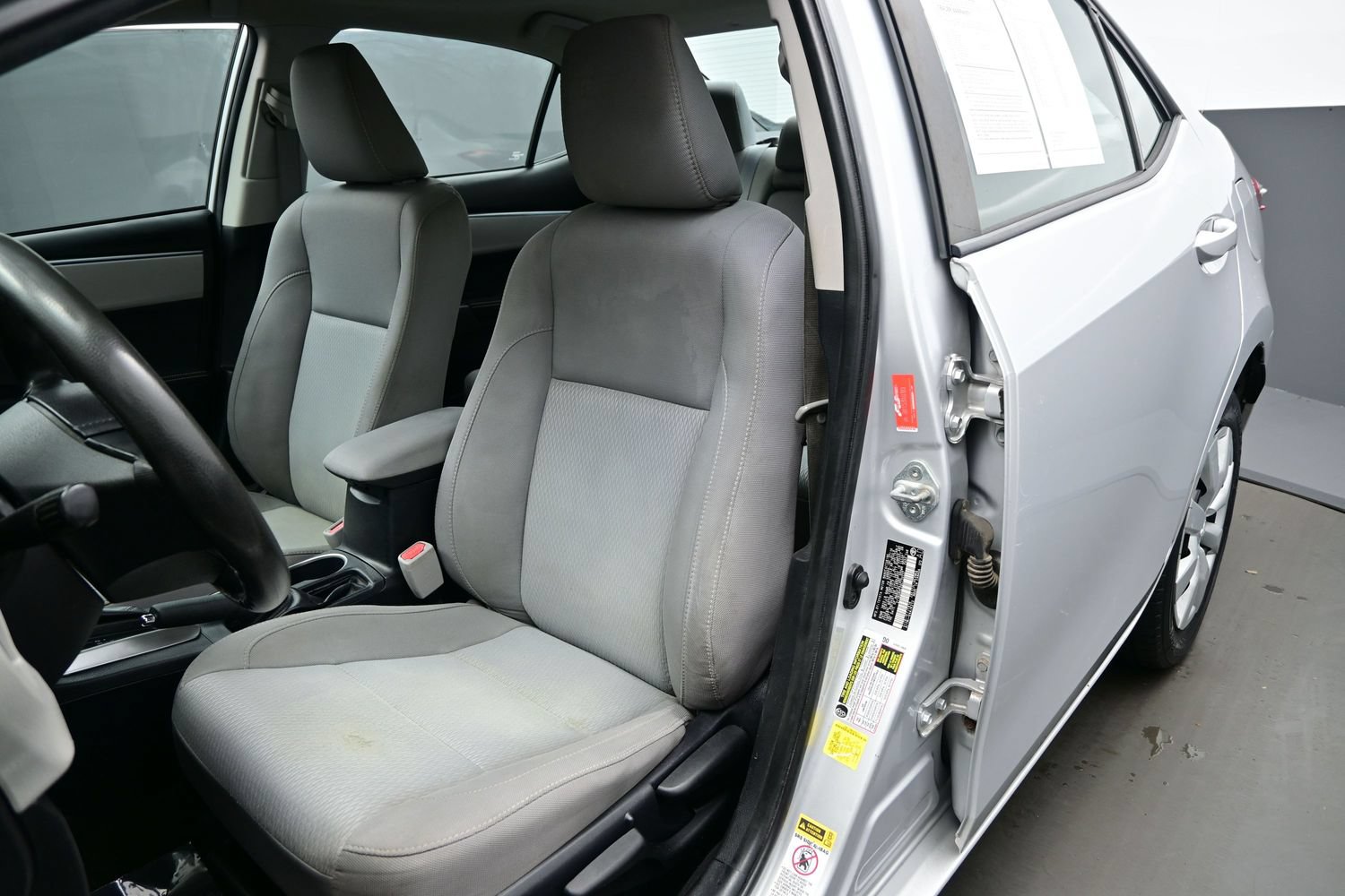 Used 2016 Toyota Corolla LE FWD image 14