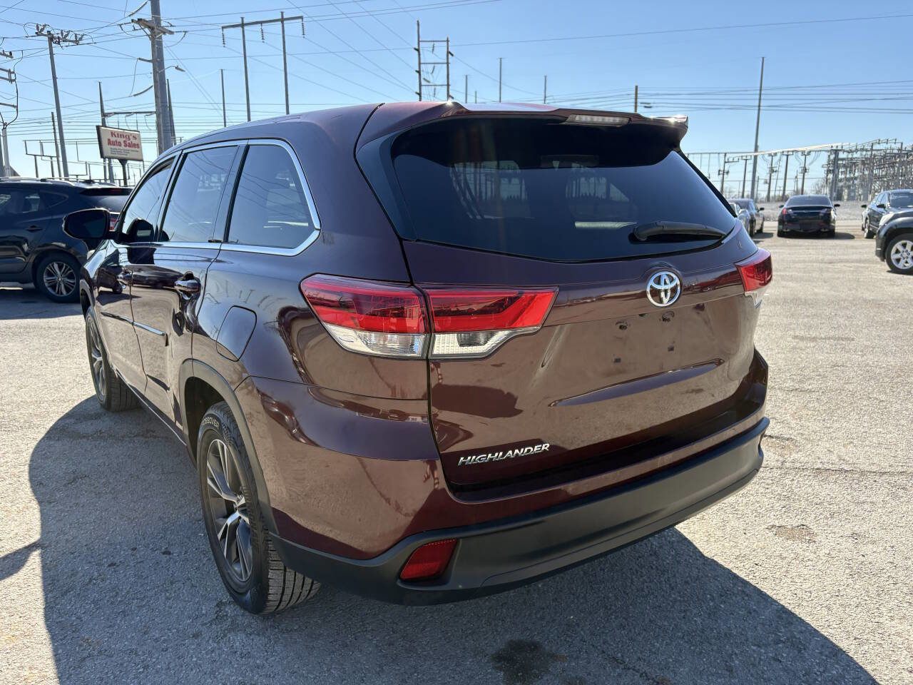 Used 2018 Toyota Highlander LE image 9