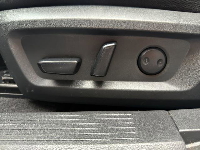 Used 2023 Nissan Rogue SV image 17