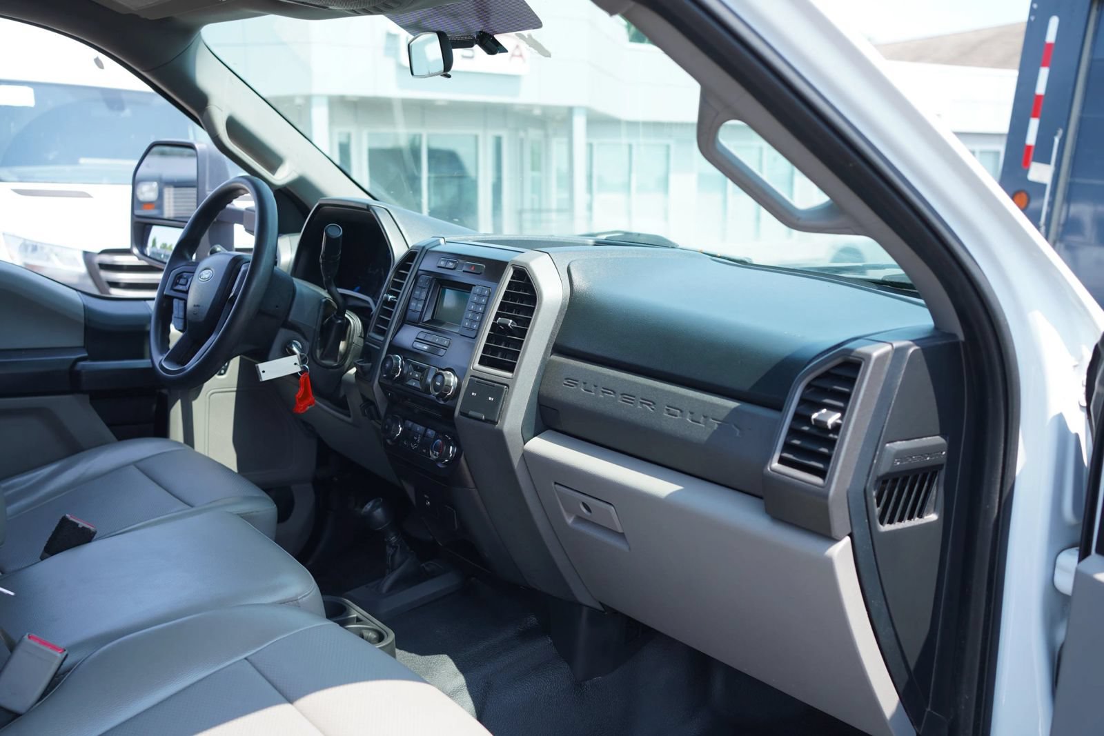 Used 2017 Ford F550 4x4 Crew Cab Super Duty image 3