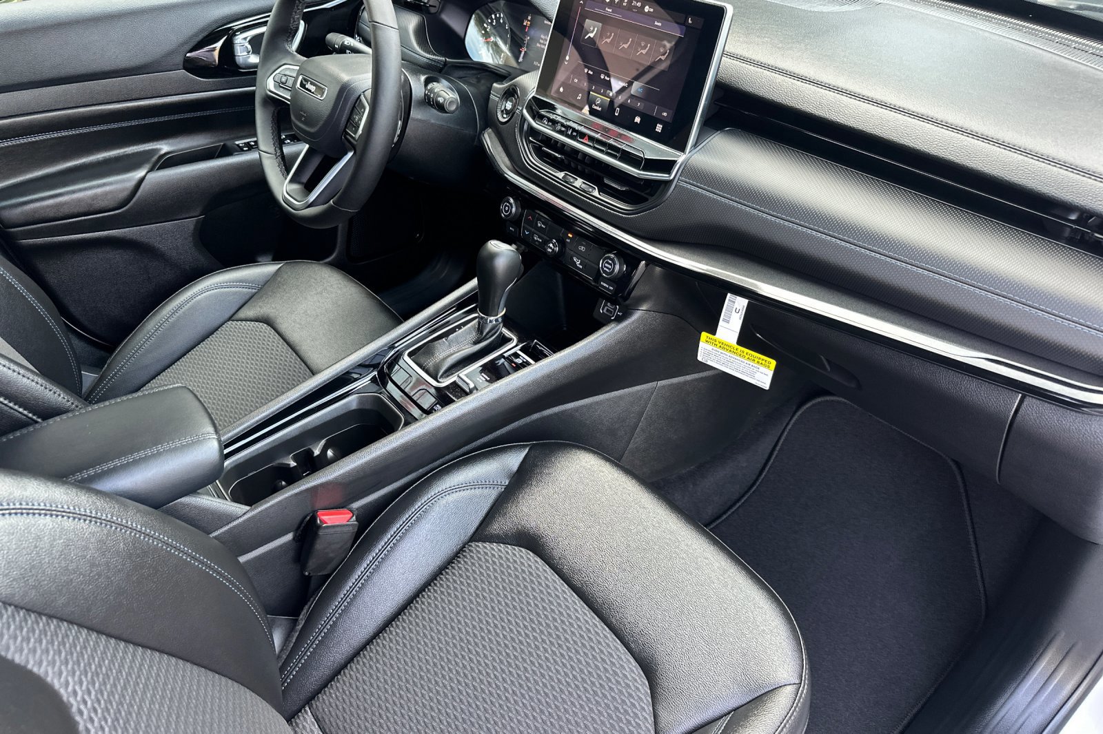 New 2025 Jeep Compass Latitude w/ Altitude Special Edition image 16