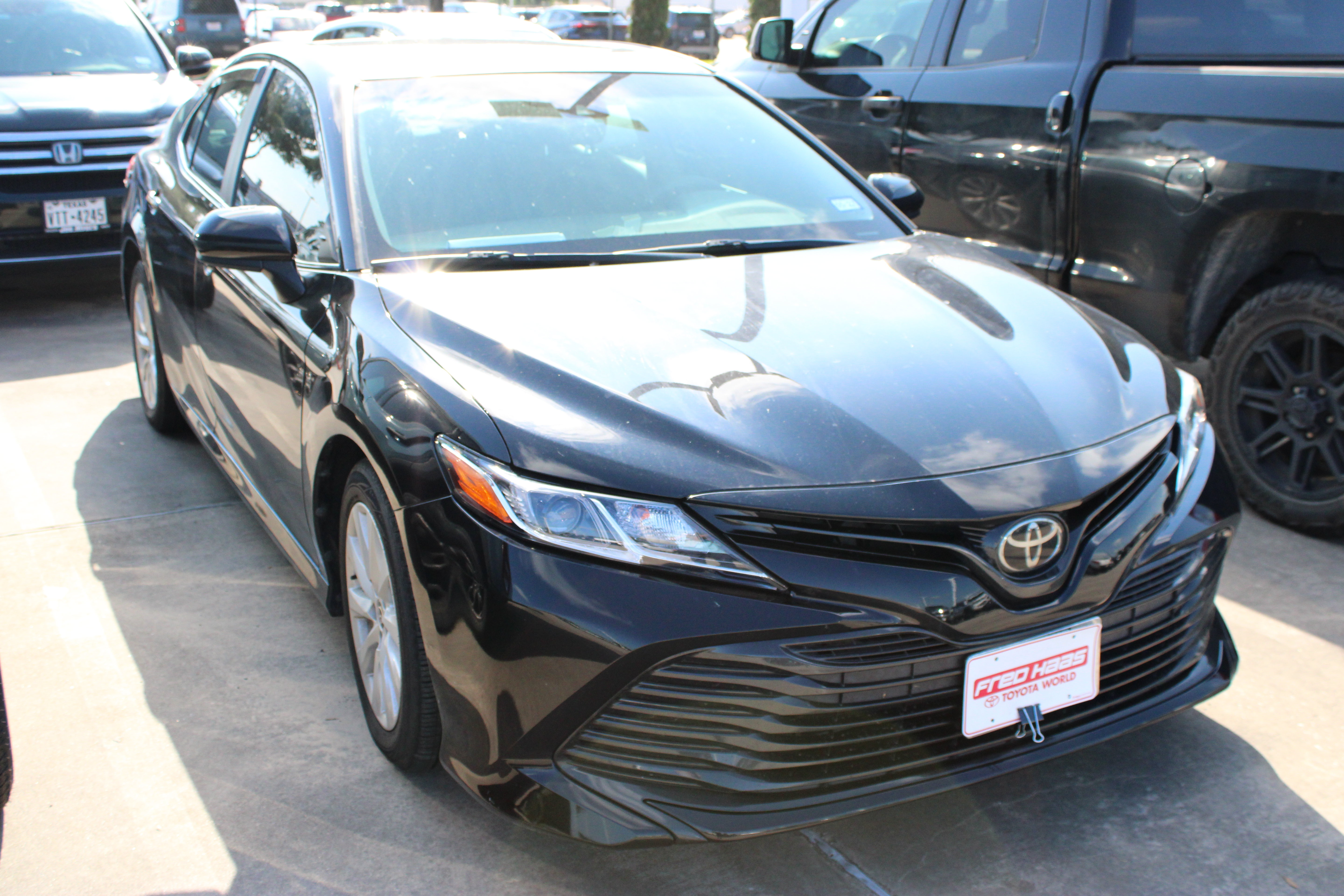 Used 2020 Toyota Camry LE FWD image 2