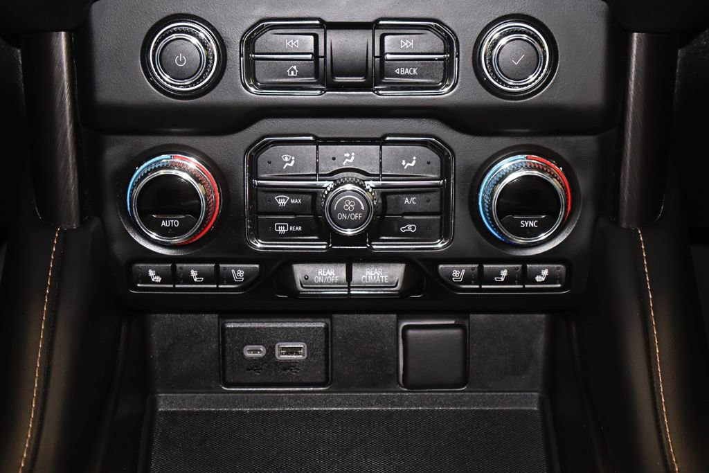 Used 2024 GMC Yukon AT4 w/ Technology Package image 41