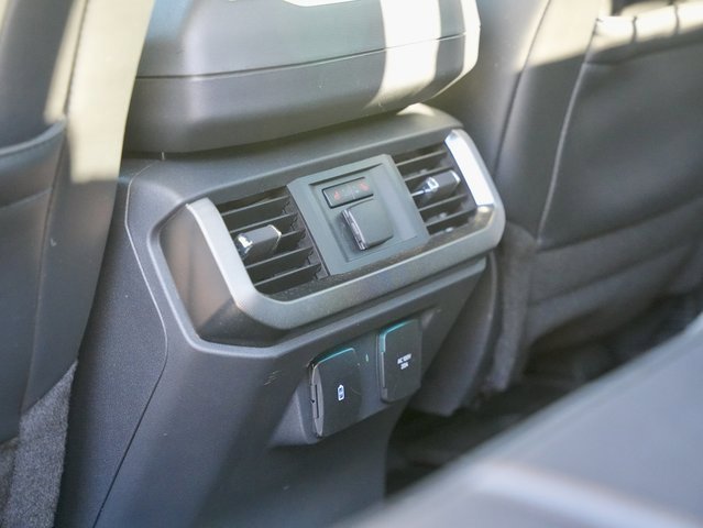 Used 2024 Ford F150 Platinum image 12