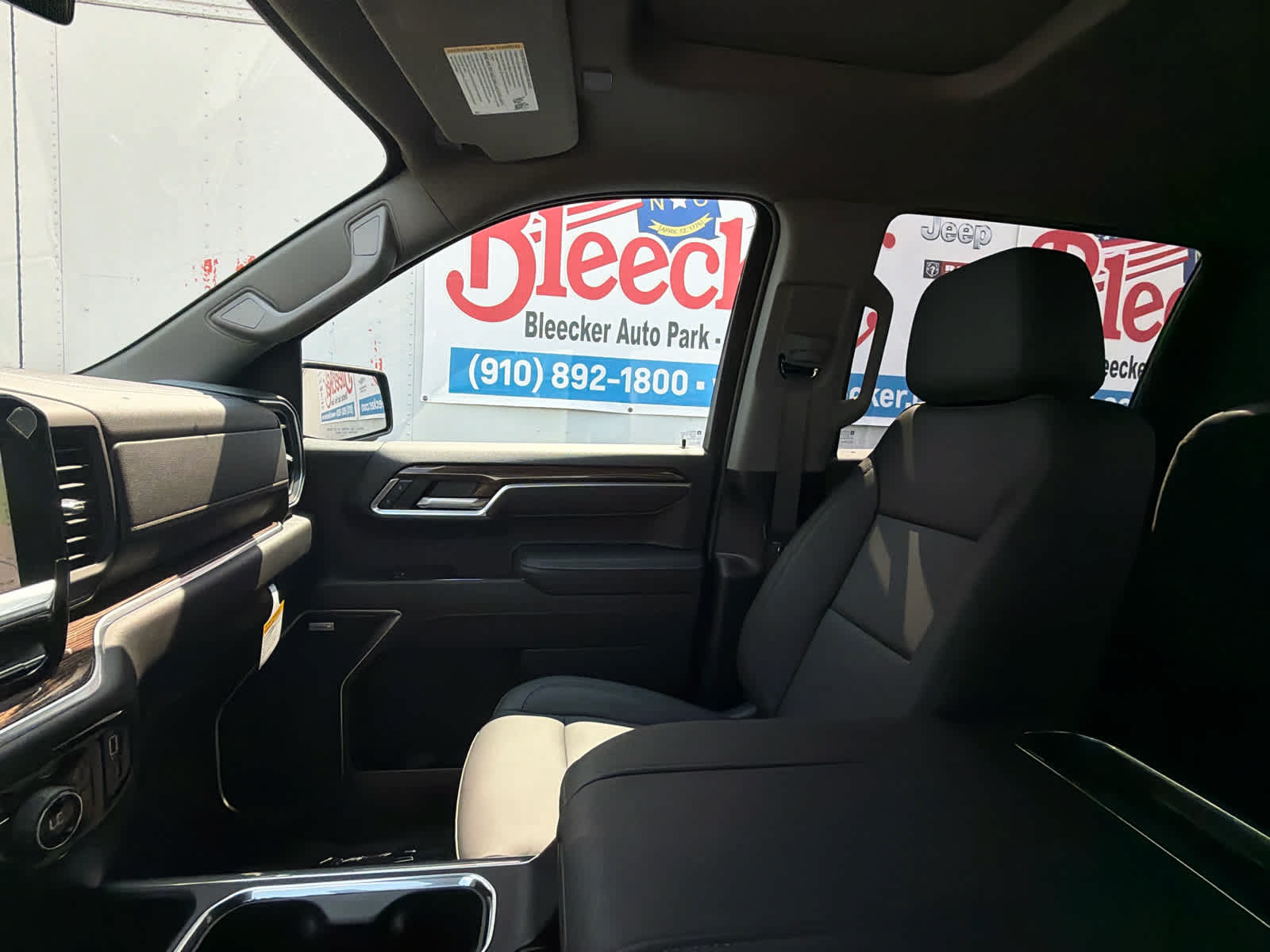 New 2026 Chevrolet Silverado 1500 RST w/ RST All Star Premium Package AWD/4WD image 30