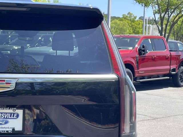 Used 2023 Cadillac Escalade Premium Luxury AWD/4WD image 35