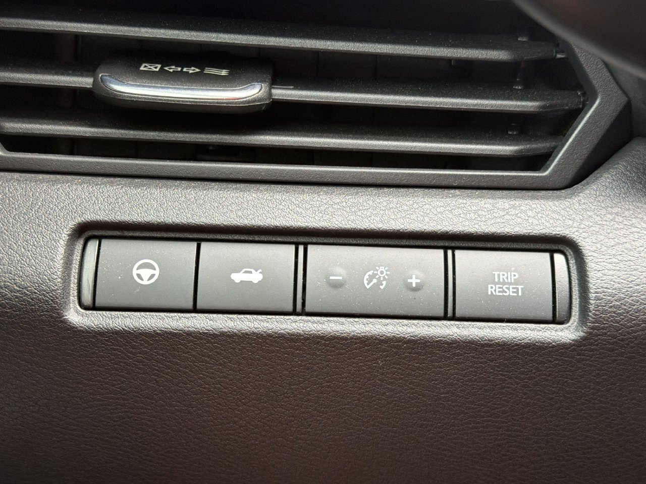 Certified 2024 Nissan Altima 2.0 SR FWD image 13