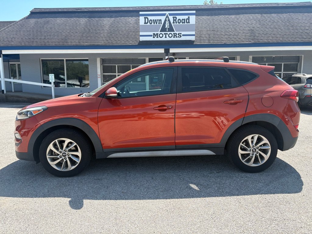 Used 2017 Hyundai Tucson SE Plus FWD image 2