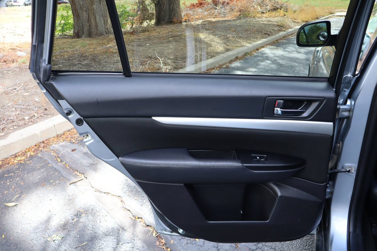 Used 2013 Subaru Outback 2.5i Premium AWD/4WD image 24
